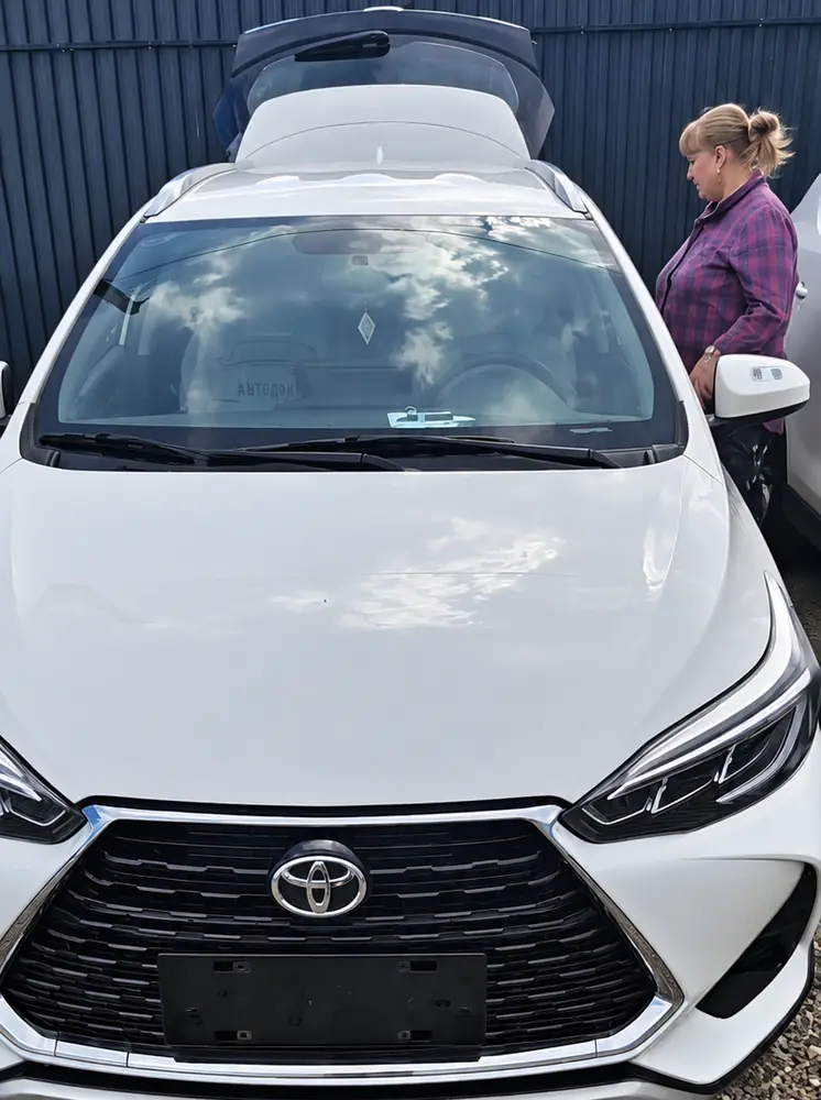 Валентина Александровна с Toyota Yaris L в видеоотзыве